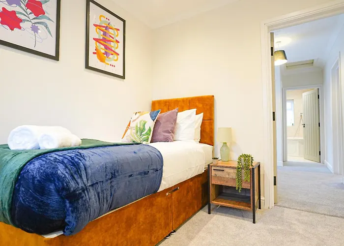 Southampton 3 Bedroom Luxury House