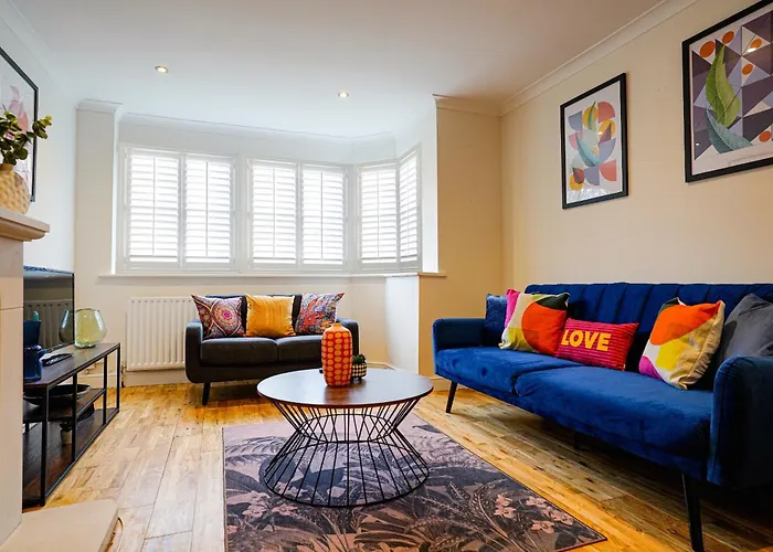 Southampton 3 Bedroom Luxury House